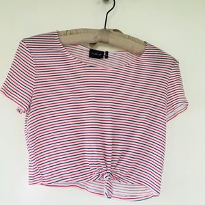 Light & Breezy Cropped & Knotted UO Top